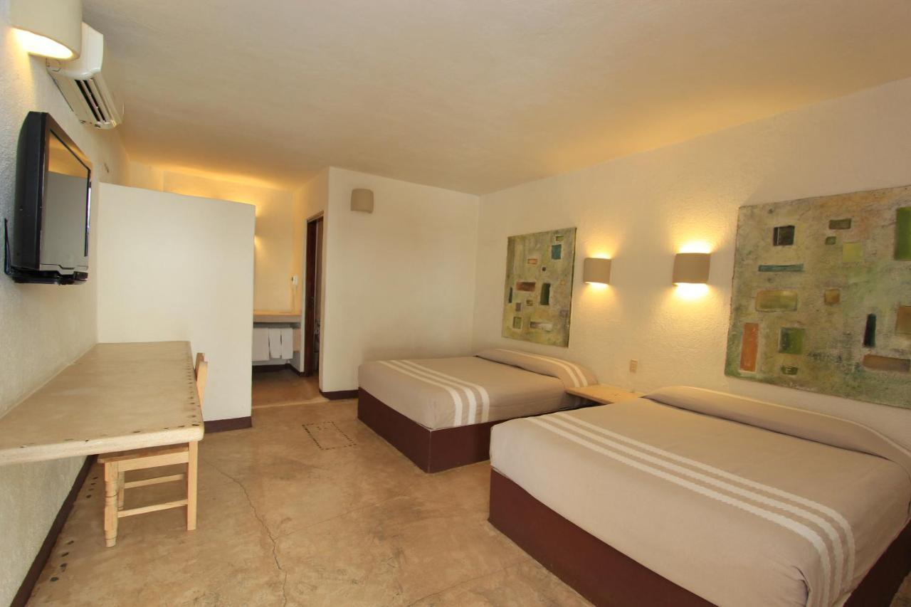 Hotel Plaza Tangolunda Zewnętrze zdjęcie