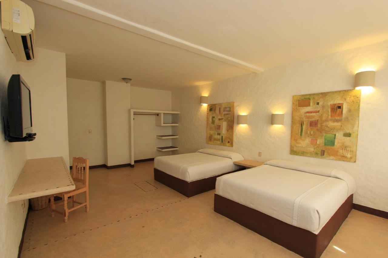 Hotel Plaza Tangolunda Zewnętrze zdjęcie